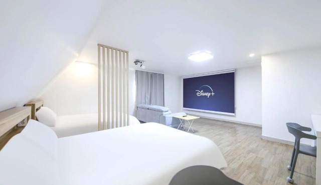 The Oakra Hotel