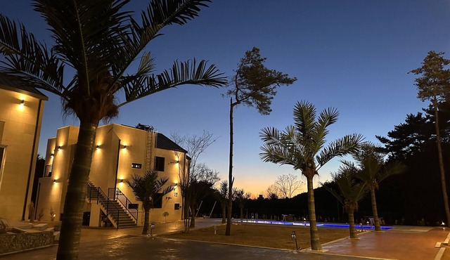 The on tourist hotel