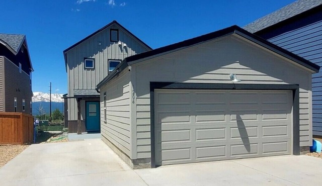 the Sunset House - modern comfort with spectacular views - 3 Bedrooms