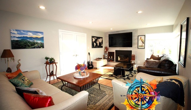 The Traveler's House-Central to All, Hilltop, Gameroom, Hot Tub, Firepit, Skiing
