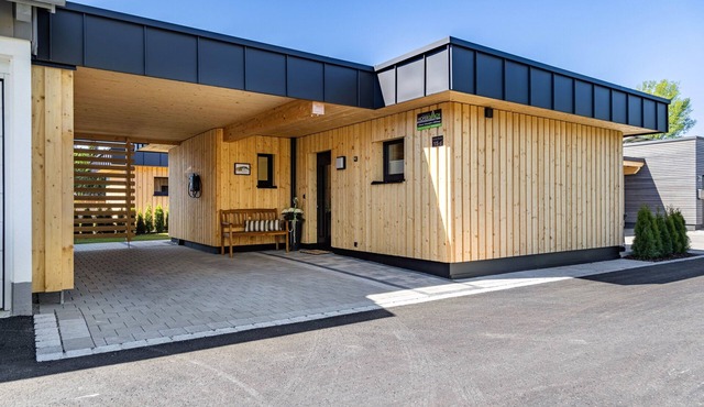 Tiny Home “Auerberg Sweet” with Private Terrace and Wi-Fi