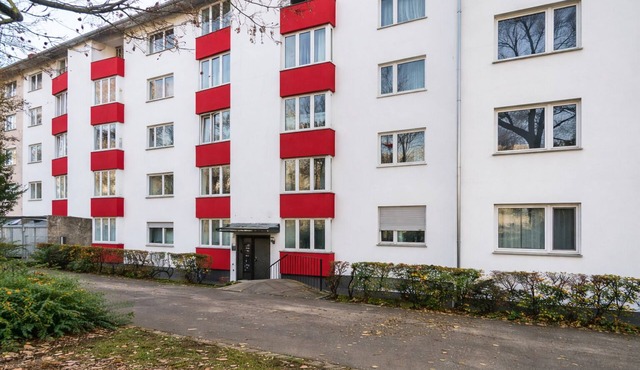 Top location | 5 min train | near Wasen & City