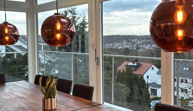 Top location: Spacious and sunny villa overlooking Stuttgart