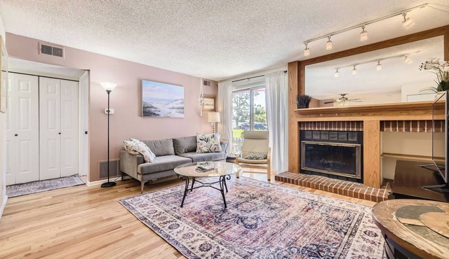 Tranquil 2-Bedroom condo in Littleton.