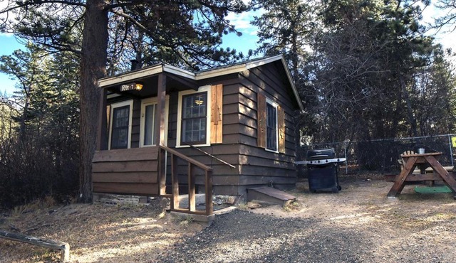 Triple R Cottages- 7 cabin