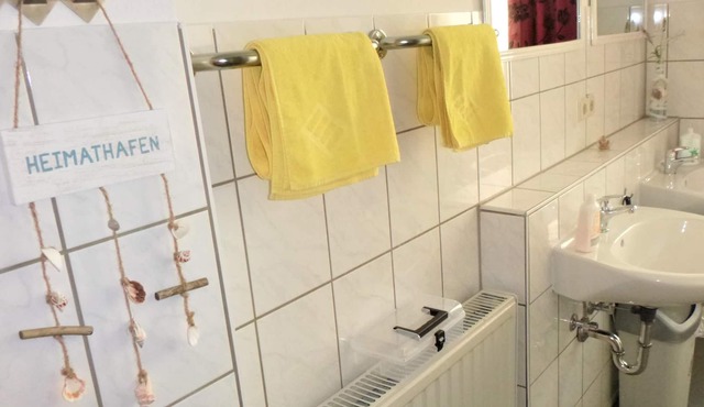 Twin room-Shared Bathroom-Zi 3-8 Hintergebäude