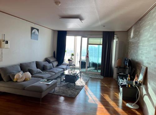 UN village with River View, Seoul, Free Parking, Hannam