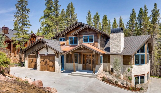 Upscale Family Retreat 150ft to Ski Lifts ~ Hot Tub - 11 Beds