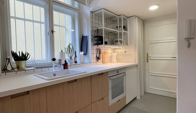 Urban Retreat I Cozy Loft Studio in Letná - 10 minutes to Old Town