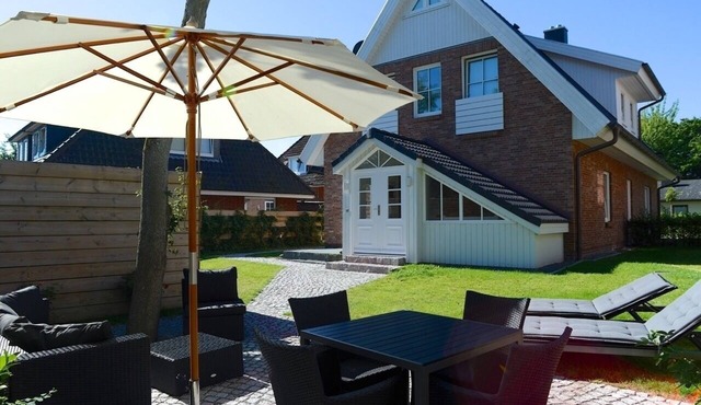 Vacation apartment/apartment for 4 guests with 120m² in Wyk auf Föhr (51445)