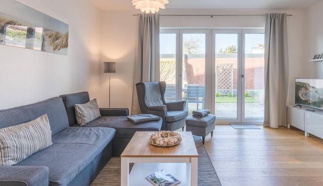 Vacation apartment Hafenquartier 54° N in Husum for up to 4 people