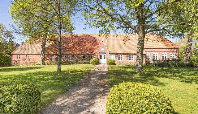 Vacation apartment Hof Angelbur in Husum for up to 2 people