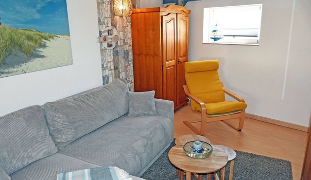 Vacation apartment Lee (R) - Holiday home to the harbor in Altefähr