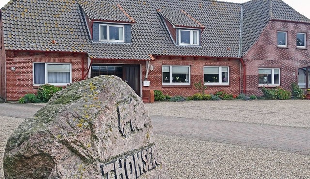 Vacation apartment "Mee(h)r" for families with pets in the middle of Schwackendorf as an ideal domicile for families who want to offer their children a great country program, as well as proximity to the Baltic Sea beach