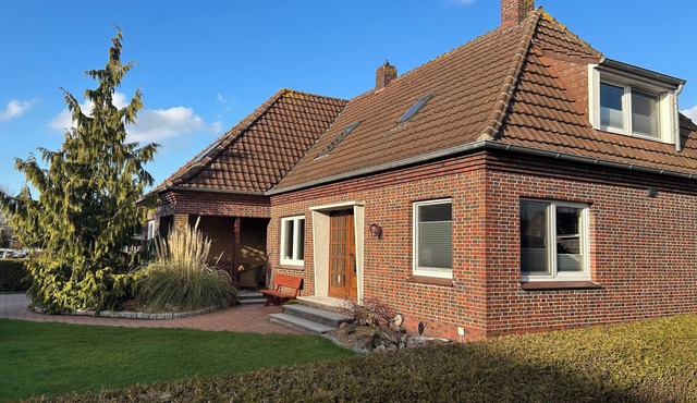 Vacation apartment with outdoor area, East Frisian coast, rural location