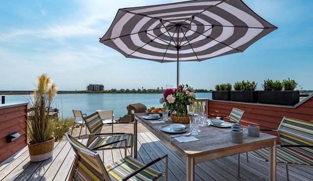 Vacation home "Auszeit" with sauna, fireplace, south-facing terrace and 50 meters to the Baltic Sea beach