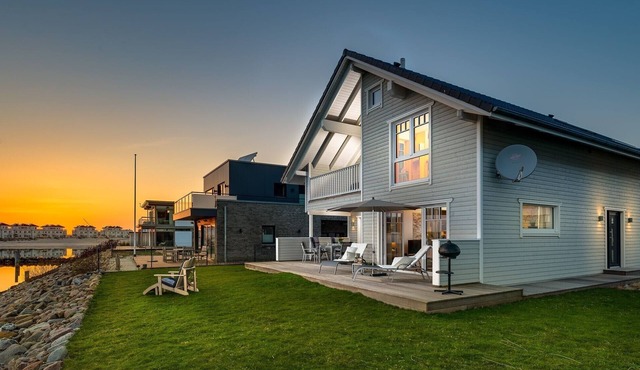 Vacation home "OstseeLounge" with private garden & sauna close to the beach