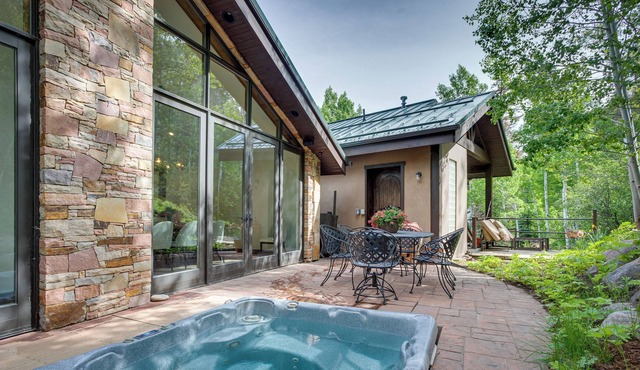 Vail Getaway w/ Private Hot Tub & Mountain Views!