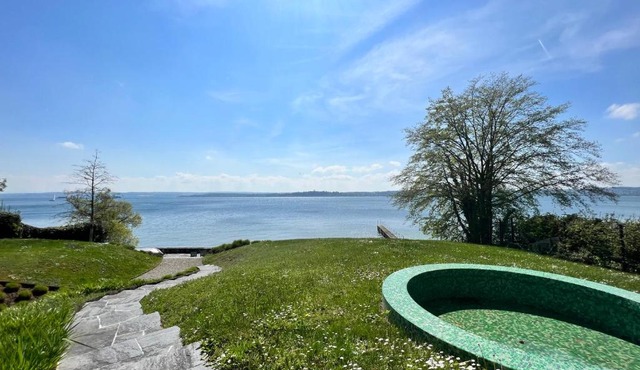 Villa am See mit privatem Seezugang