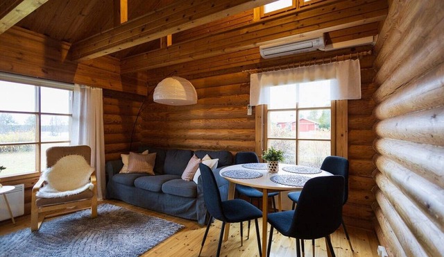 Villa Tilhi | Cozy 2BR Cabin | Sauna & Fireplace
