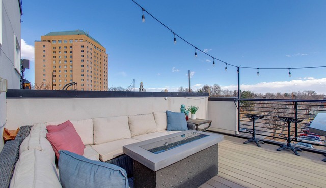 Walk to Bars! LoHi City-View Haven w/Hot Tub