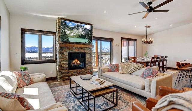 Waterside Villa 8B I Private Hot Tub I Views I Bunk Room I Desk I Game Room I Discounted Attractions