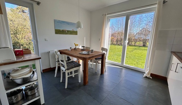 Wattkante Burhave, Apartment Ebbe & Flut: Danish stove, 70 sqm, near the beach