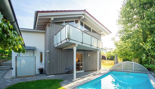 Welcome to Golf Cocoon, a stylish vacation home managed by HELLO HOLIDAYS.