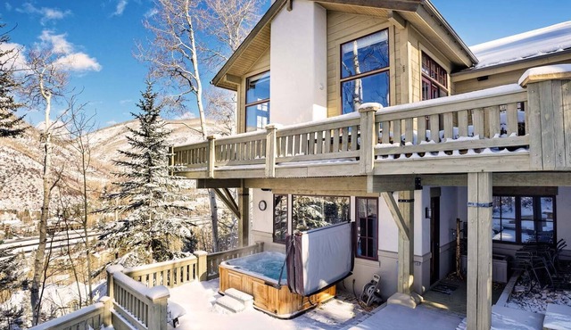 West Pine Chalet | 5 Min from Ski Runs w/Hot Tub