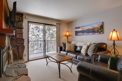 Winter Park Condo w/Hot Tubs, 4 Mi to Ski Resort!