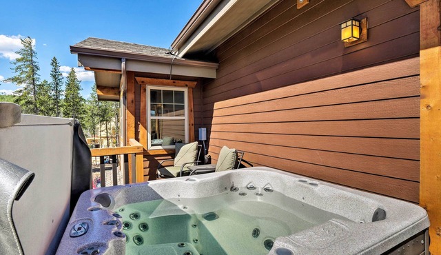 Winter Park Retreat: Mtn Views & Pool Access!