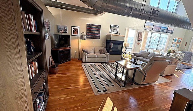 World Cup Luxury in River Market – 2 Private En-suites + Pool