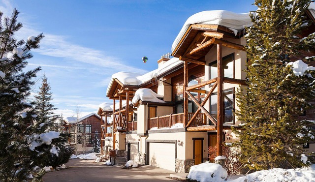 X2702 | Luxury Townhome | Nice Deck | A/C | Pool | Hot Tub | A/C