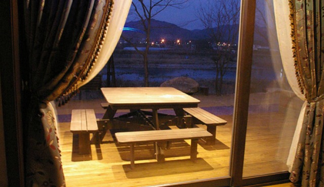 Yangpyeong Hayandohwaji Pension