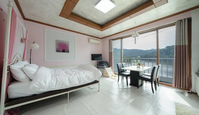 Yangpyeong Sky&lake pet Friendly Pension