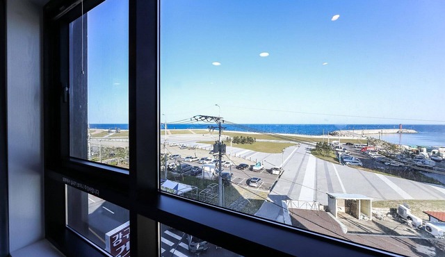 Yeongdeok Ganggu Port Stay
