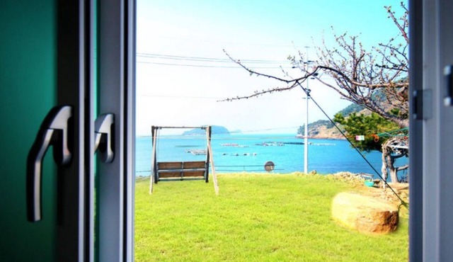 Yeosu Ando Namjjokbada Pension