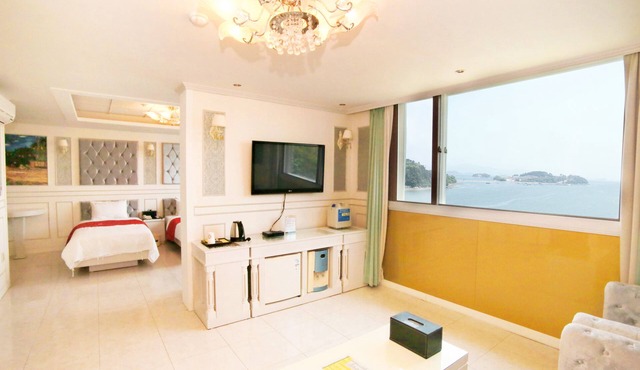 Yeosu Beach Hotel