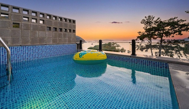 Yeosu Fisterra Spa Poolvilla