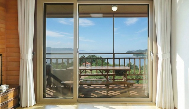 Yeosu Hwangto Pension