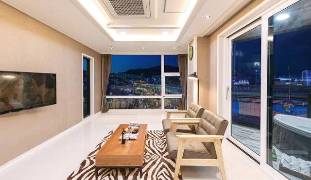 Yeosu Paradise Spa Pension