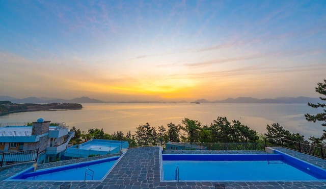 Yeosu Rebeu183184 Oceanview Pension