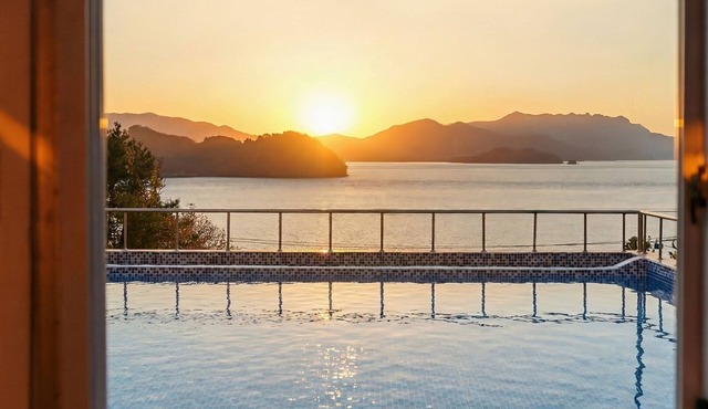 Yeosu Yegreena Spa Pension