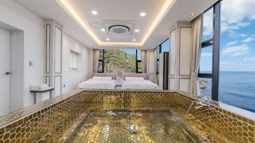 yongdeok marryel poolvilla