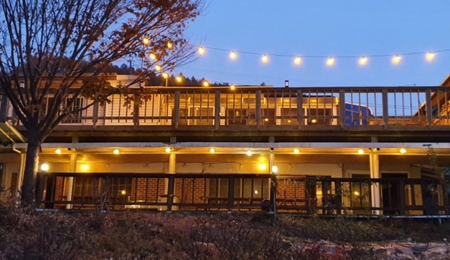 Youngwol River and Stars Pension