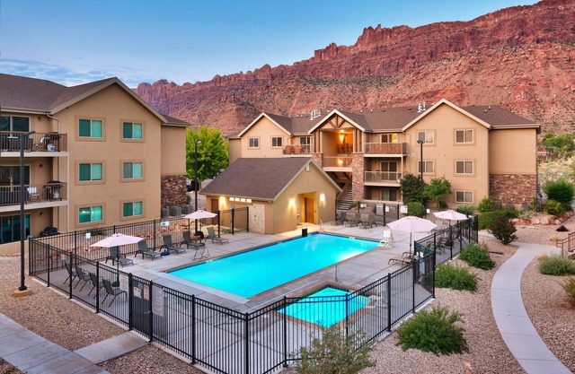 5D New Moab RedCliff Condo, POOL & HOT TUB