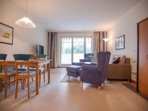 Dünenpark Binz - Komfort Ferienwohnung mit 1 Schlafzimmer und Balkon im Obergeschoss 300
