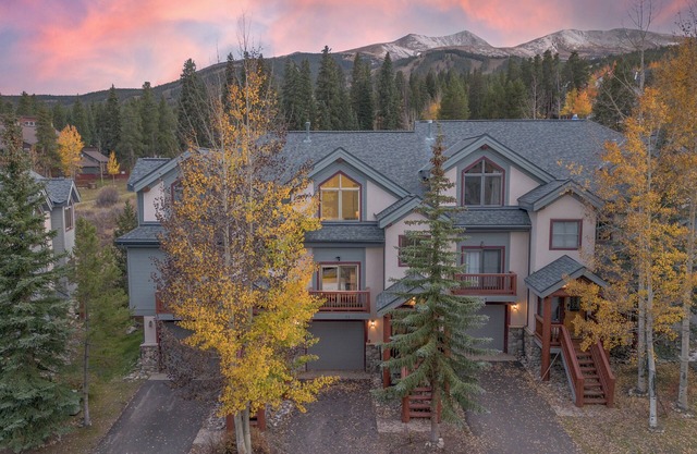 Luxury w/Mountain Views + Ski-in/Ski-out - Pines 75 Townhome