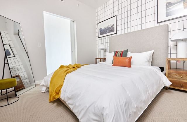 Sonder | University Park | Sharp 1BR + Pool