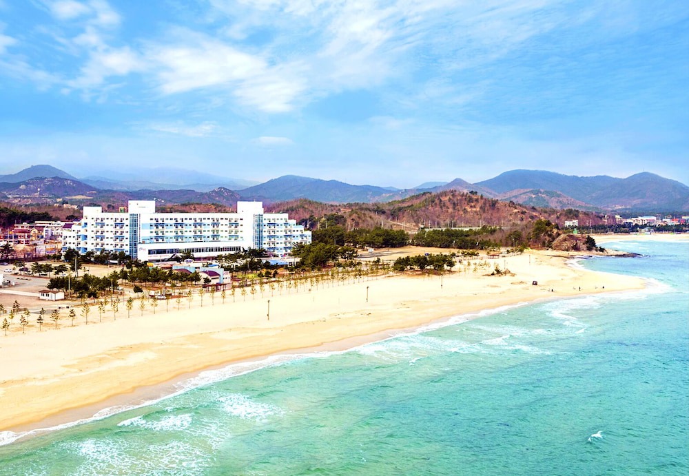 Goseong-gun Hotel | Ocean 2 You Resort Seorak Beach Hotel & Condo